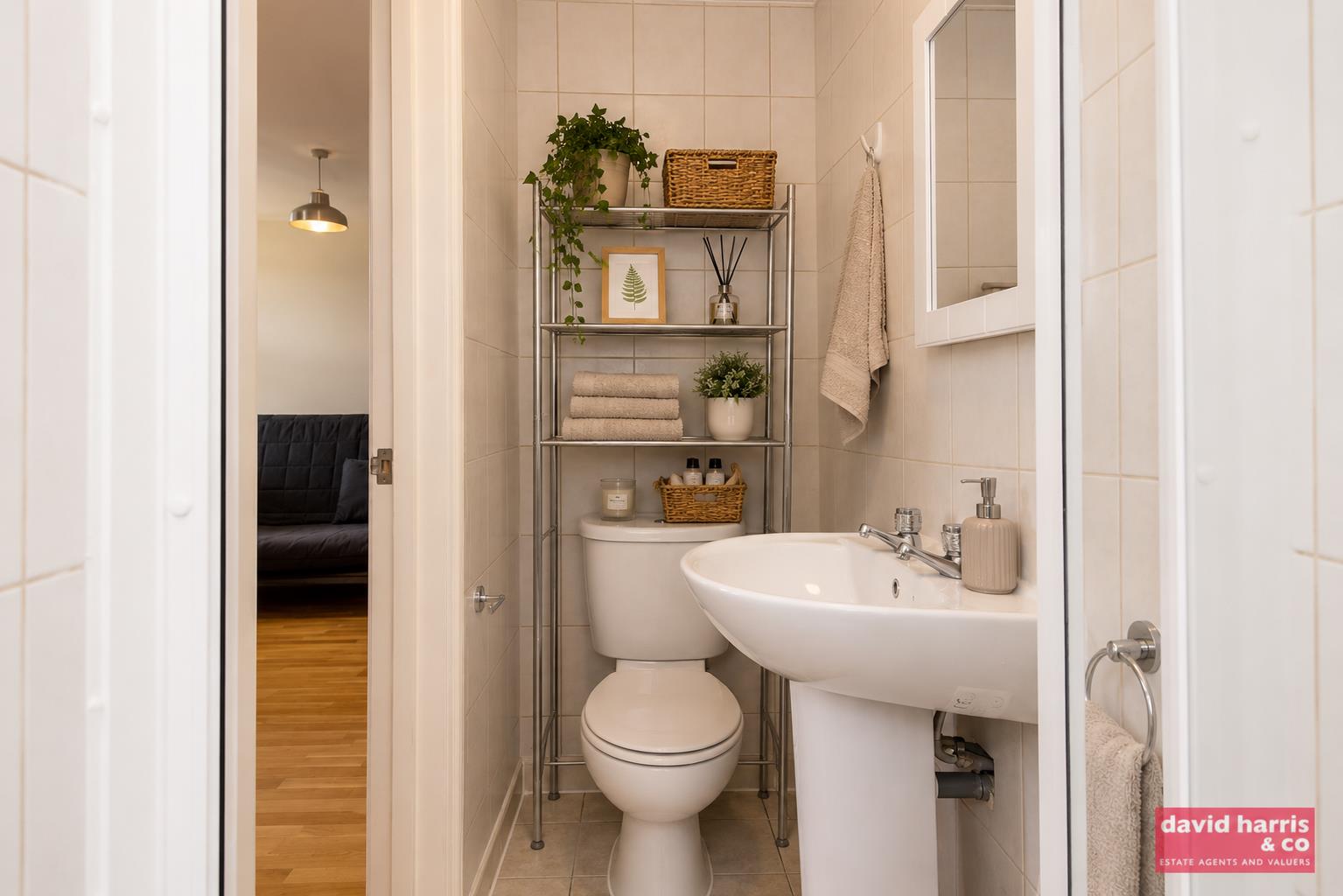 1 bed property in Regents Park Road, London